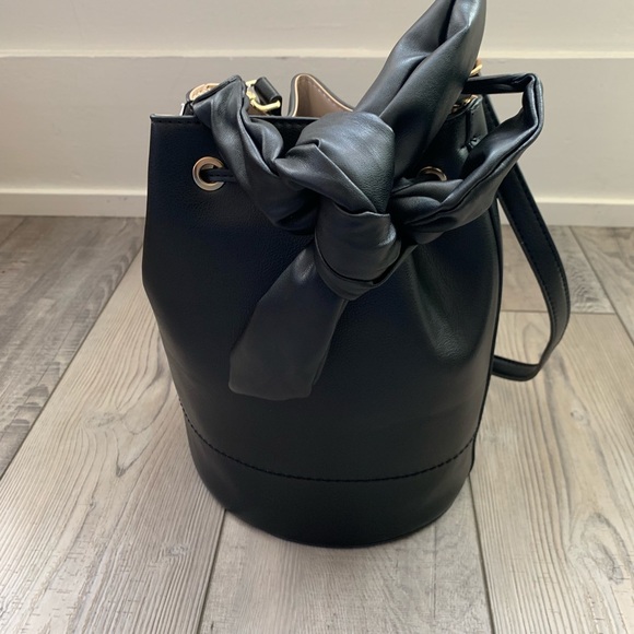 Zara vegan leather bucket bag NWT - Picture 4 of 6